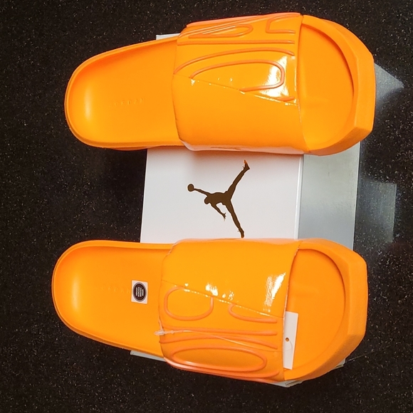 Jordan NOLA Slide - Picture 2 of 6